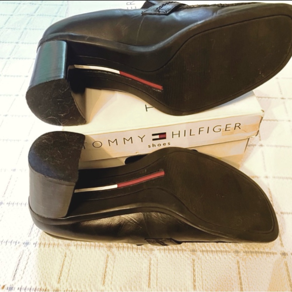 Tommy Hilfiger Black Leather Loafers with Heels Size 8 B Black - Picture 4 of 5